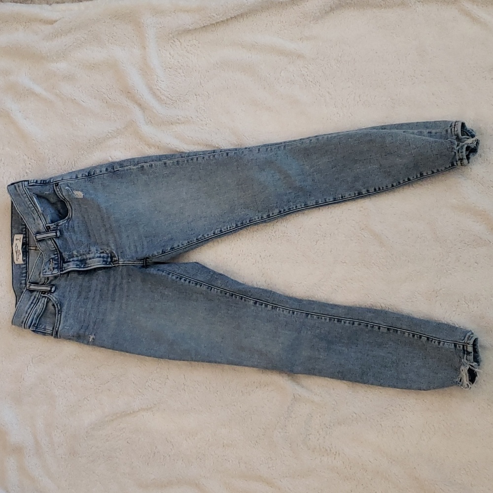Super skinny ankle high rise jeans. Size 26. Abercrombie & Fitch